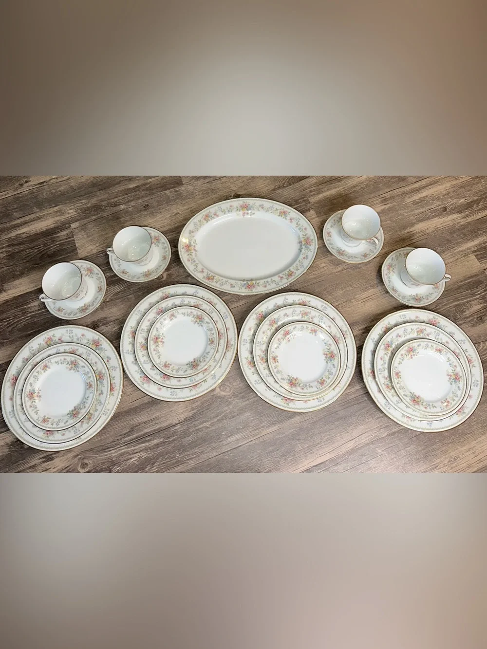Noritake Contemporary Memory 2882 Fine China 21 Piece Dinnerware Set Floral Gold